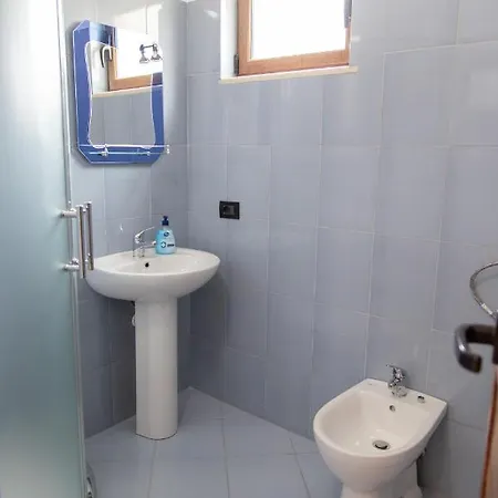 Dei Limoni アパートホテル Škalngur