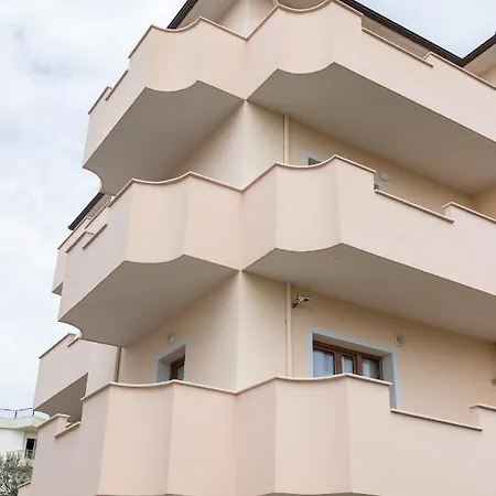 Dei Limoni Aparthotel Shkallnur